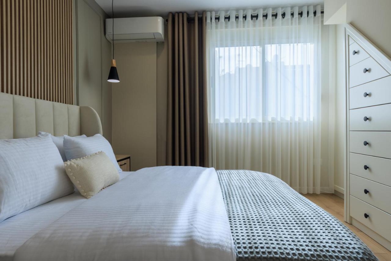 One-Bedroom Rooftop Skyline Central Hidden Gem In Tirana Buitenkant foto